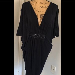 Gorgeous midnight blue dress deep v in front